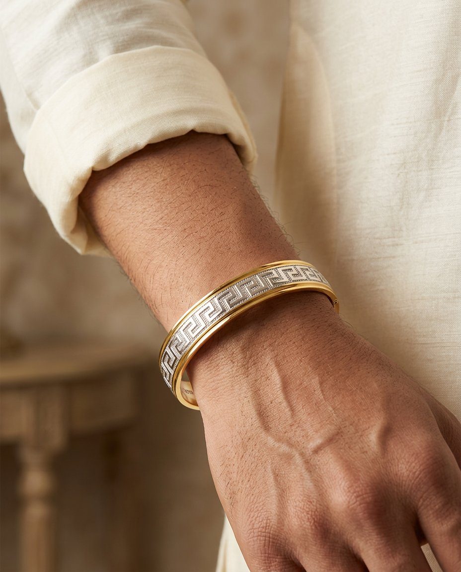 Kada on wrist